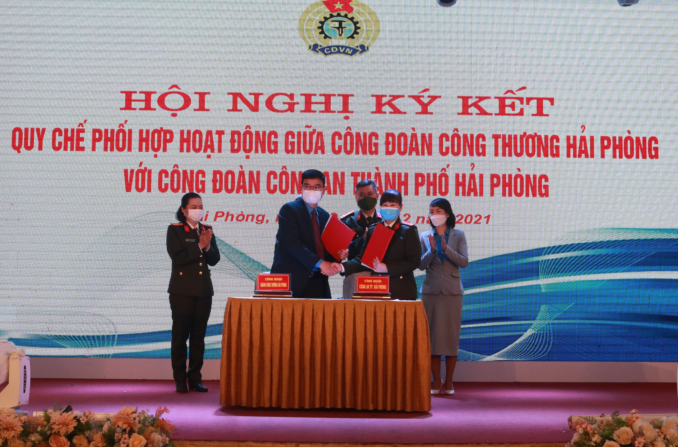 Công đoàn ngành Công Thương và Công đoàn Công an thành phố ký kết chương trình phối hợp